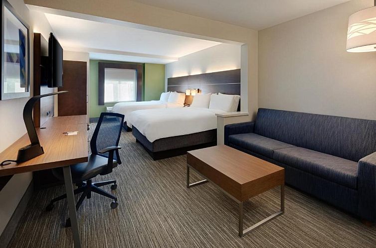 Holiday Inn Express & Suites Bradley Airport, an IHG Hotel