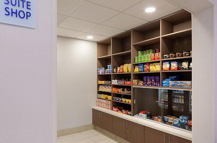Holiday Inn Express & Suites Bradley Airport, an IHG Hotel