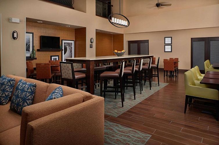Hampton Inn & Suites Rogers