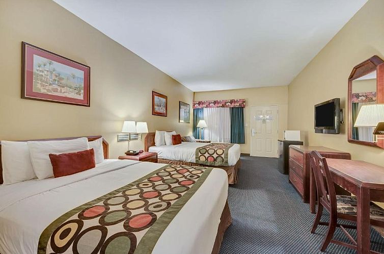 Super 8 by Wyndham Weslaco