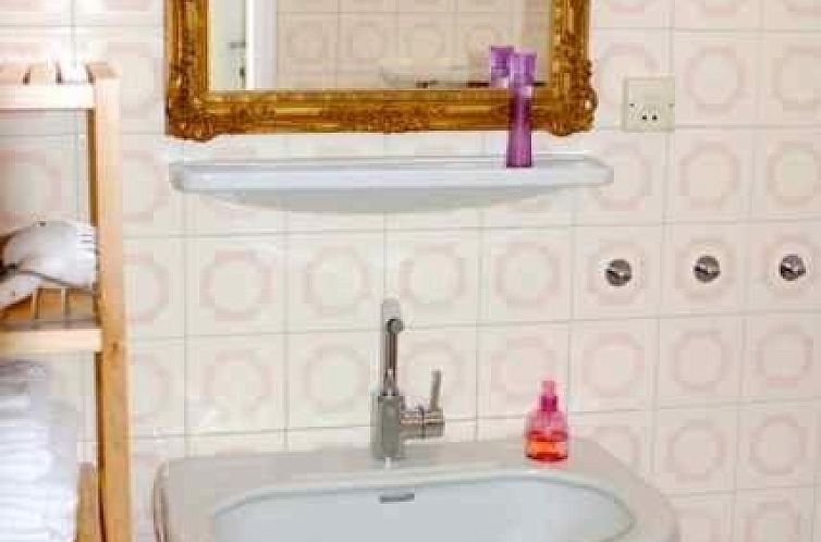 Apartment Sternentor