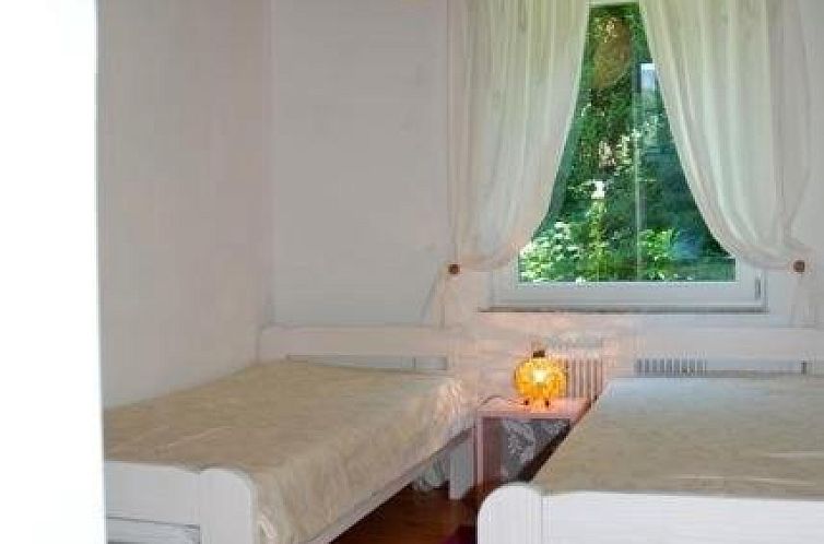 Apartment Sternentor