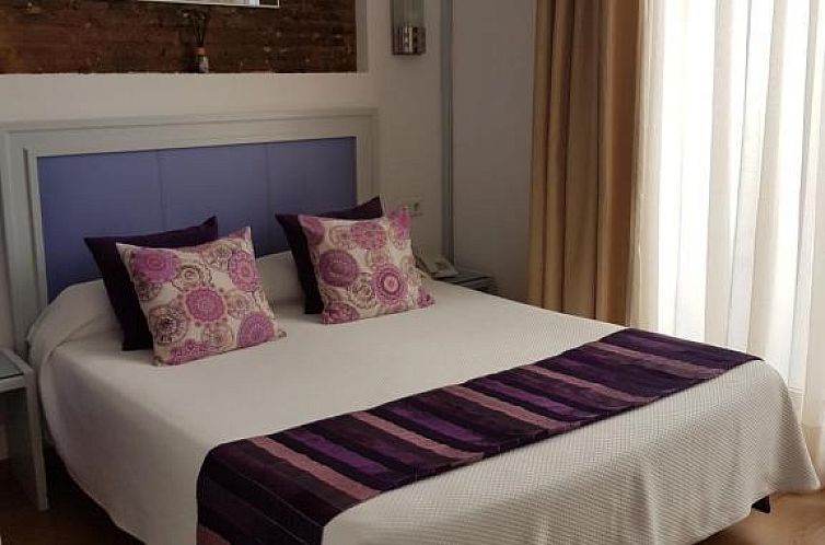 Hotel y Apartamentos Doña Lola