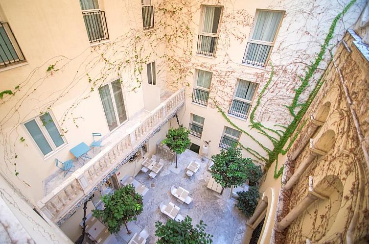 Petit Palace Santa Cruz