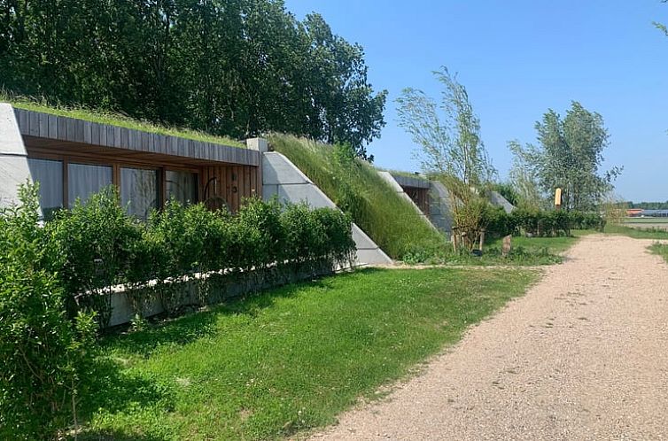 Vacation cottage in Kortgene with green roofs and modern architecture, Noord-Beveland, Zeeland.