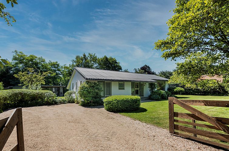 Vacation bungalow Torenweg 13, De Branding in Nieuw-Haamstede, surrounded by greenery and tranquility on Schouwen-Duiveland, Zeeland.
