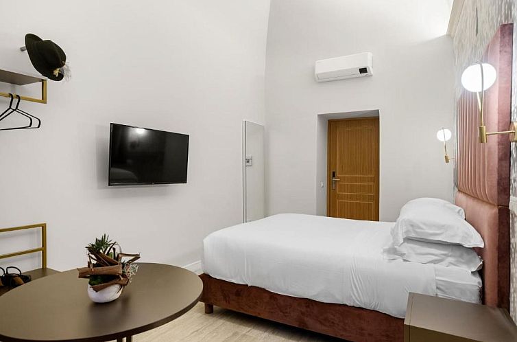 Trevi Fountain Guesthouse