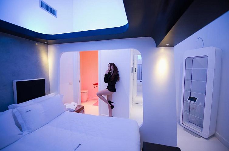 iRooms Forum & Colosseum