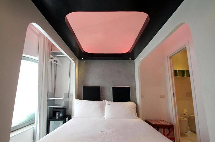 iRooms Forum & Colosseum