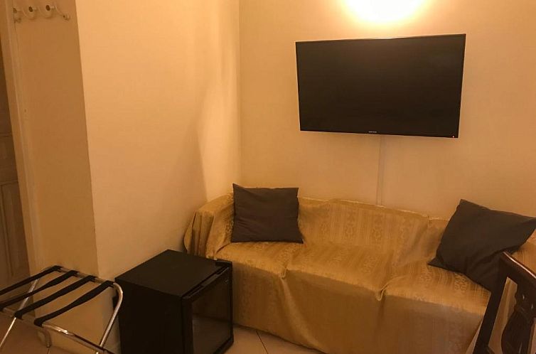 Marta Guest House