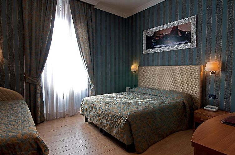 Hotel Lirico