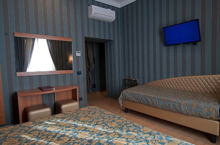 Hotel Lirico