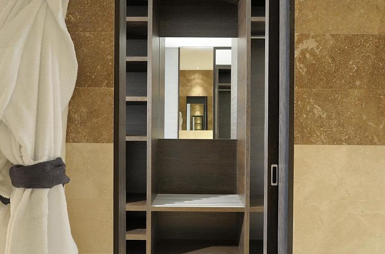 Alpi Hotel