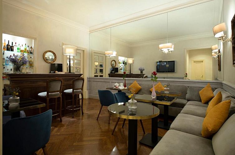 Alpi Hotel