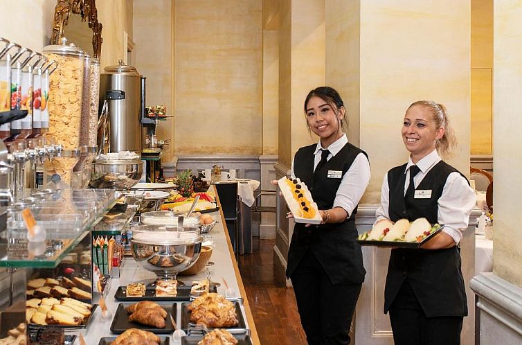 Alpi Hotel