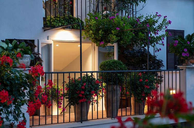 Alpi Hotel