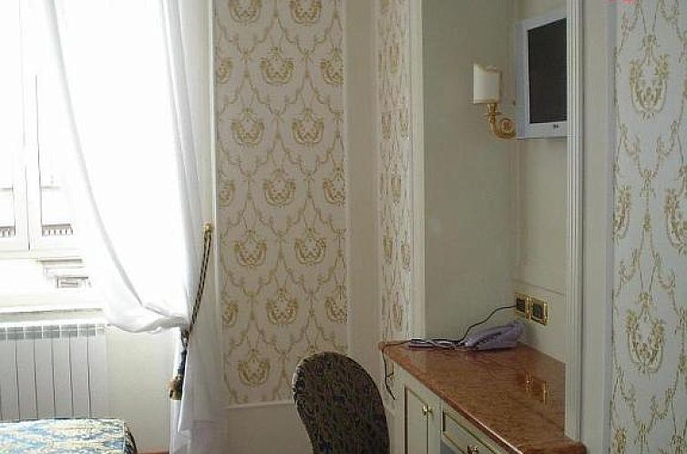 Hotel Dina