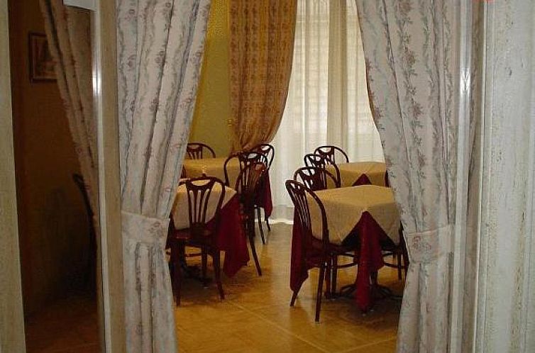 Hotel Dina
