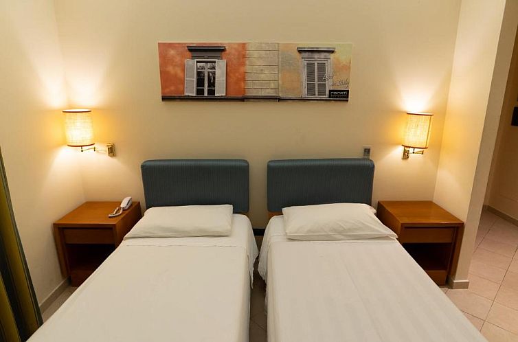 Crosti Hotel