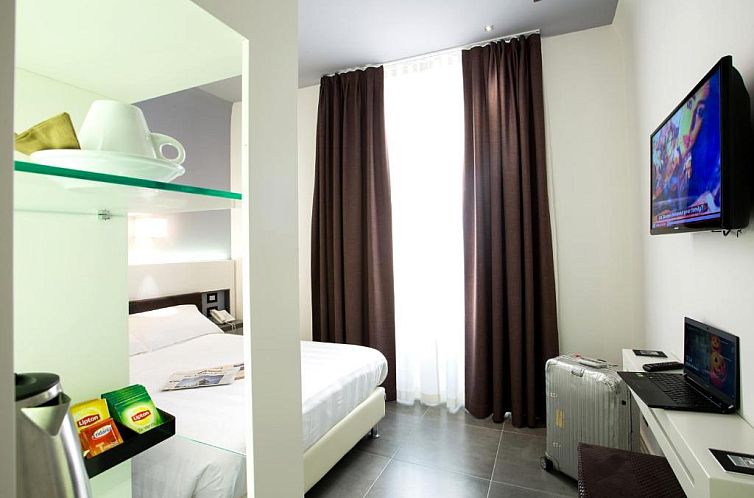 Crosti Hotel