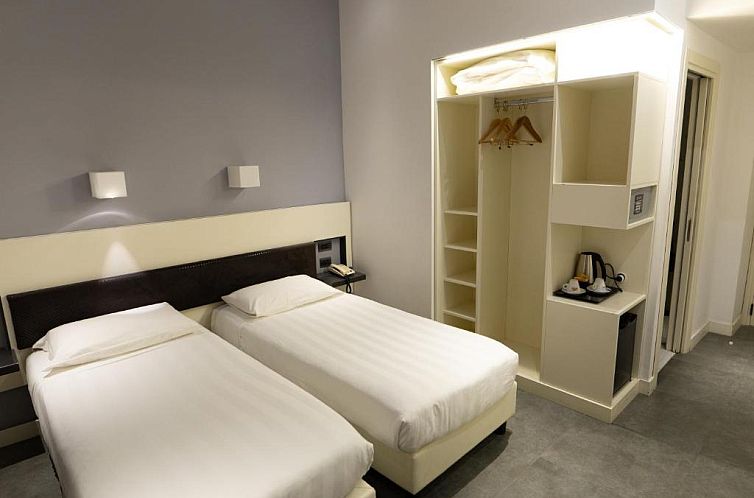 Crosti Hotel