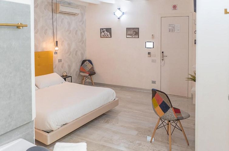 iRooms - Spanish Steps