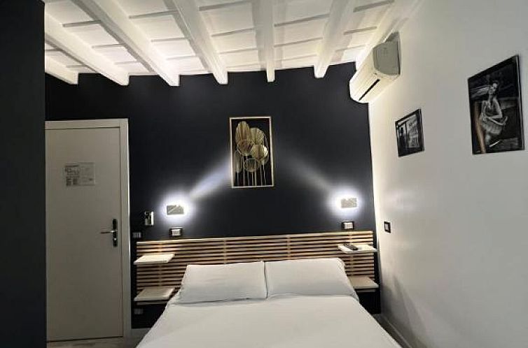 iRooms - Spanish Steps