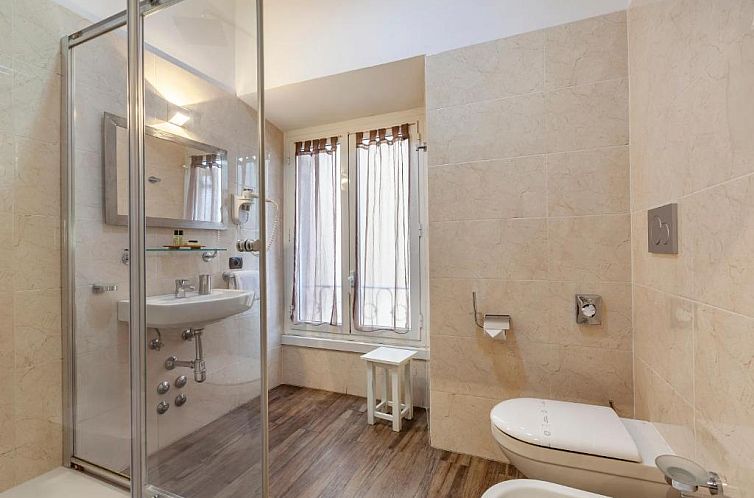 Inn Rome Rooms & Suites