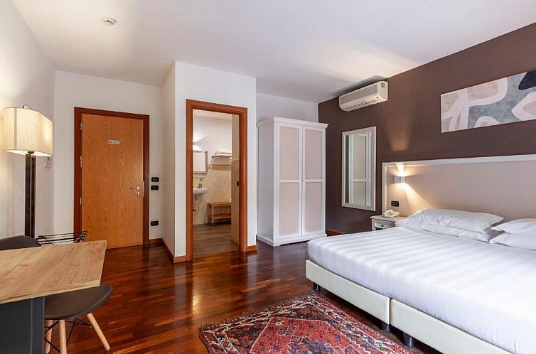 Inn Rome Rooms & Suites