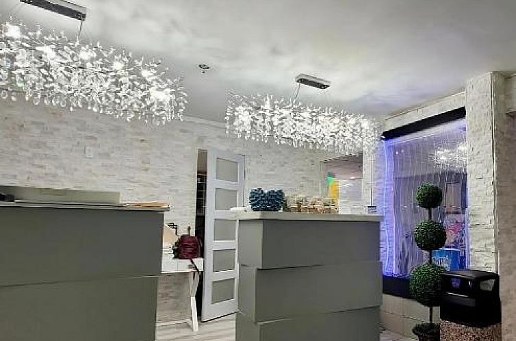 Ocean Sands Beach Inn On-Site Private Beach - Bedside Candy 