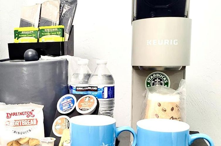 Ocean Sands Beach Inn On-Site Private Beach - Bedside Candy 