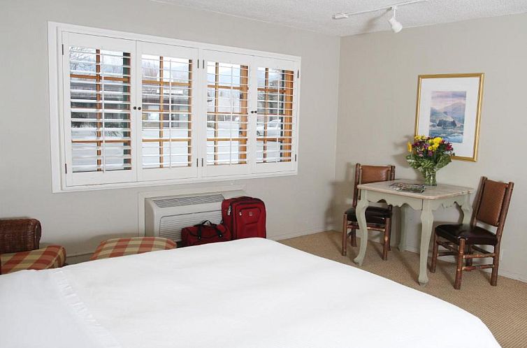 The Lodge at Riverside