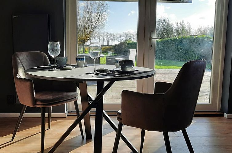 Huisje in Stavenisse