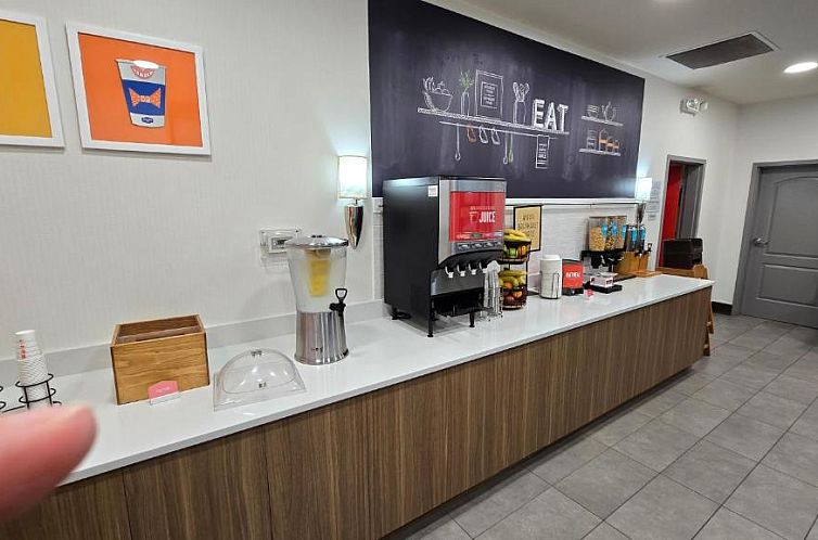 Hampton Inn & Suites Chicago Deer Park