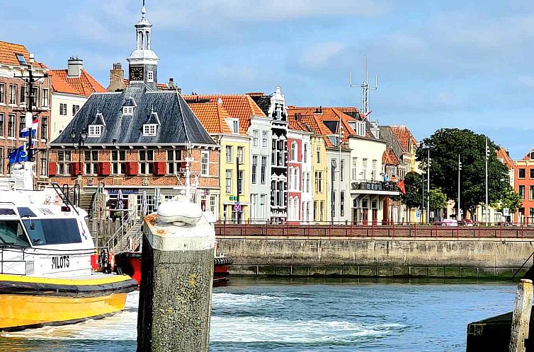 ZE1260 vacation home in Vlissingen, Walcheren with charming facades in the historic center.