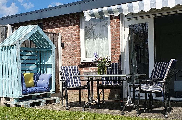 DE ZON IN STEE AAN ZEE, vlak bij Zee.