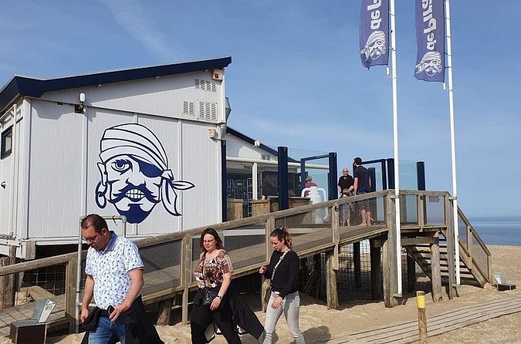 DE ZON IN STEE AAN ZEE, vlak bij Zee.