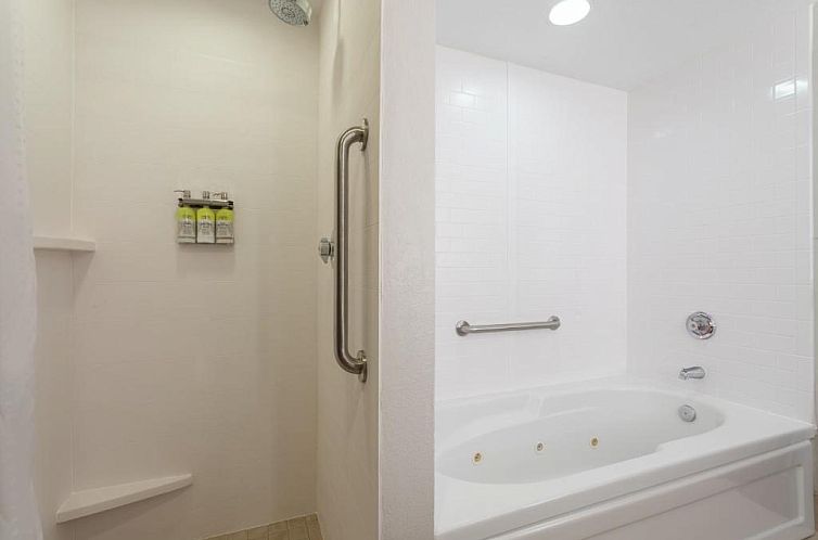 Holiday Inn Express Crystal River, an IHG Hotel