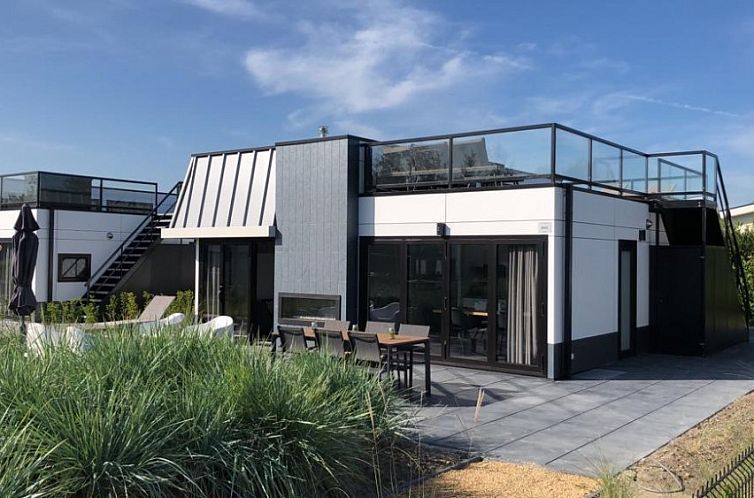 Modern chalet Vitamin Sea in Breskens with spacious terrace and roof terrace, Zeeuws-Vlaanderen, Zeeland.