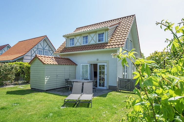 Villa 5A Luxe in Cadzand-bad, Zeeuws-Vlaanderen, vacation home with sunny terrace and garden in Zeeland.