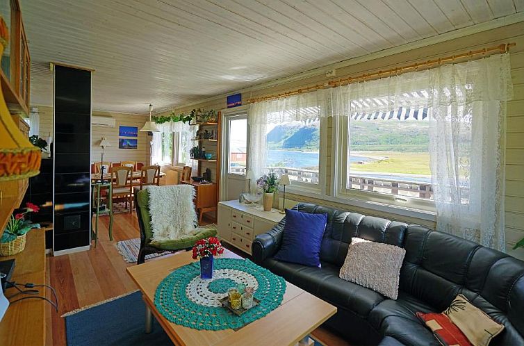 Rivdnji Holiday Home Smørfjord
