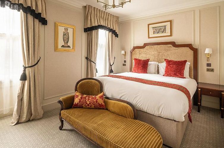 The Leonard Hotel