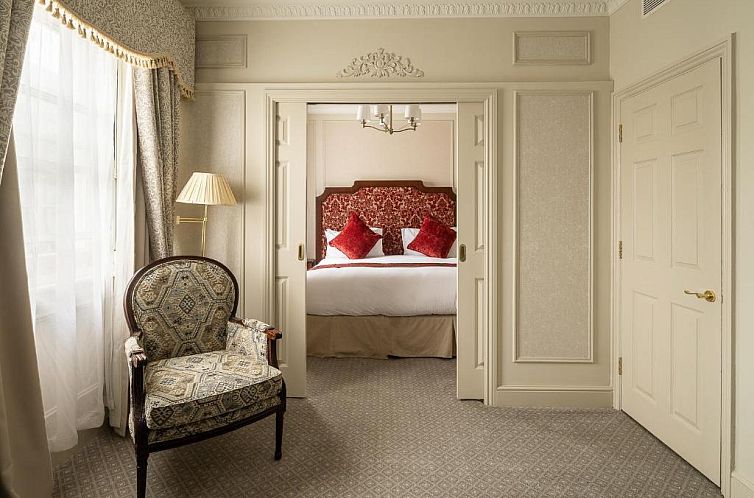 The Leonard Hotel