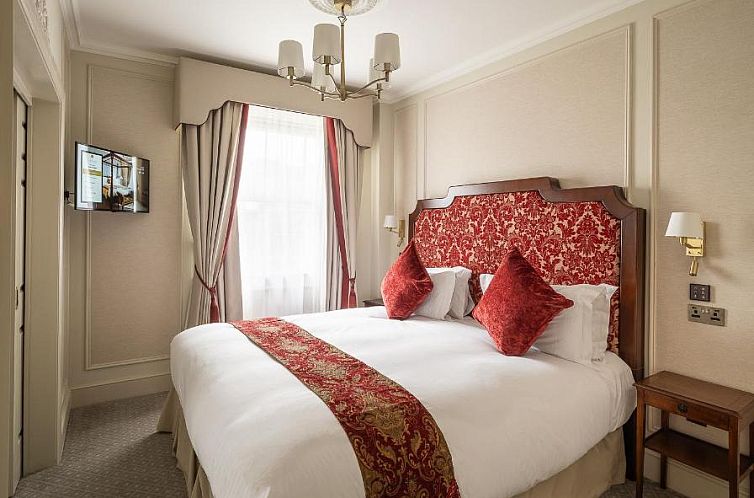 The Leonard Hotel