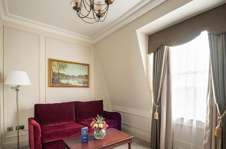 The Leonard Hotel