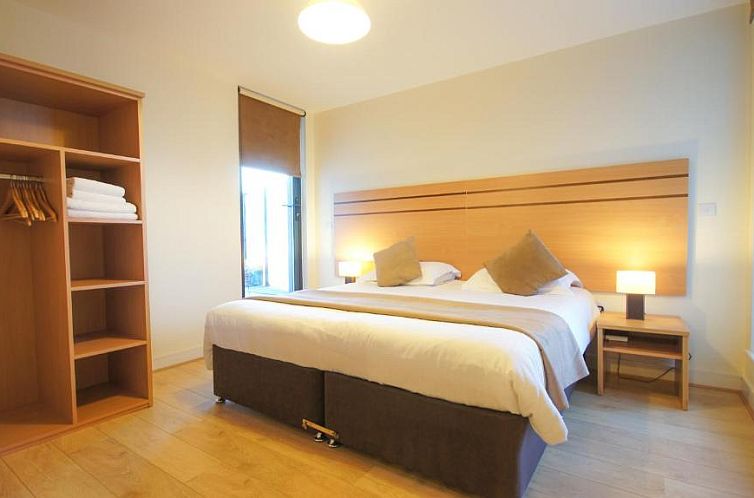 Crompton Court Apartments
