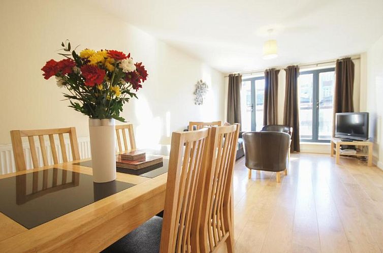 Crompton Court Apartments