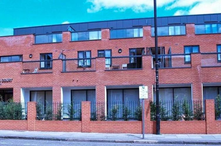 Crompton Court Apartments