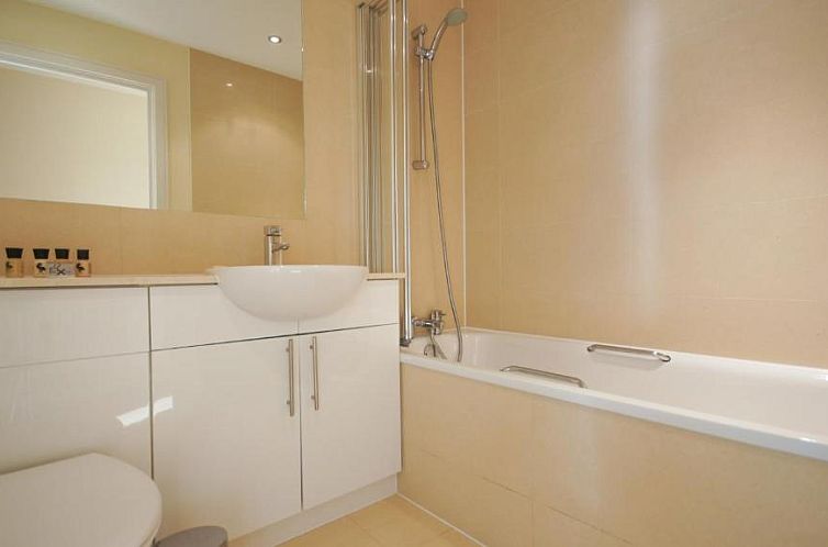 Crompton Court Apartments