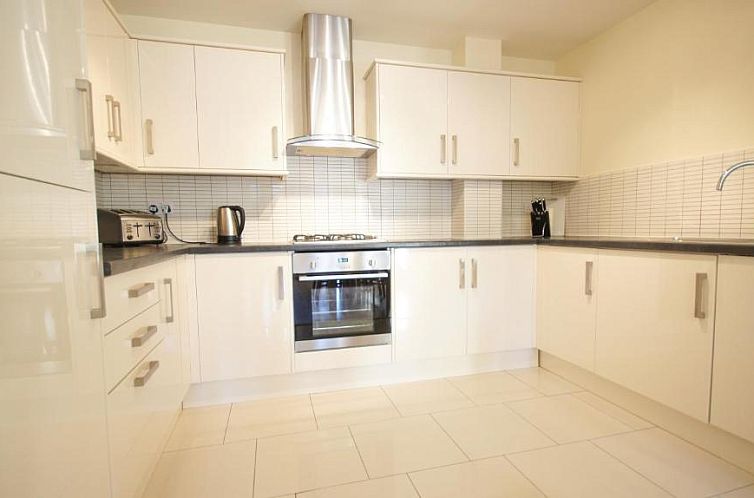 Crompton Court Apartments
